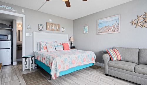 Condo, 1 King Bed with Sofa bed, Patio (LR #108 - Starfish - No Pets Allowed)