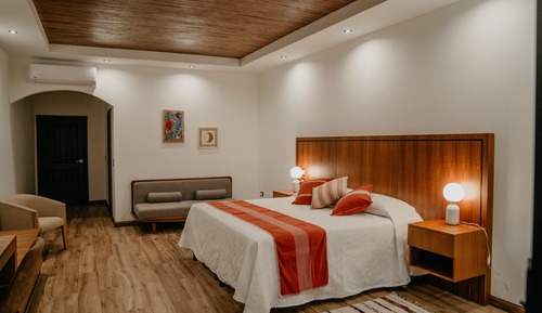 Junior Studio Suite