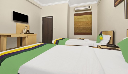 Economy Room
