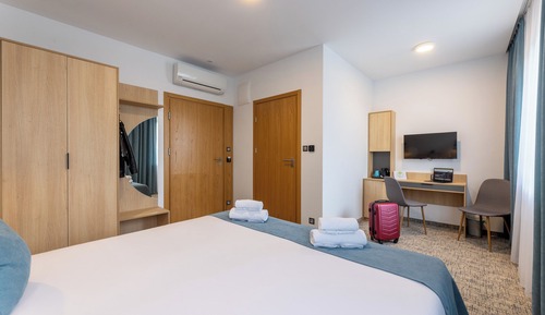 Economy Room