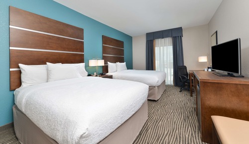 Room, 2 Queen Beds, River View