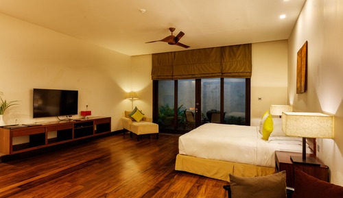 Courtyard Room