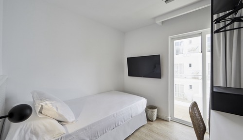 Single Room, Balcony