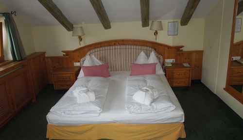Economy Double Room, 1 Queen Bed