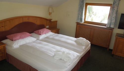 Double Room, Bathtub (Alpsitz)
