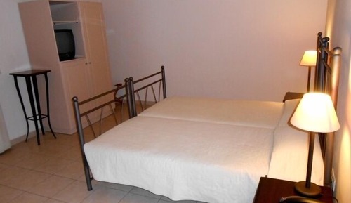 Economy Room (semi basement)