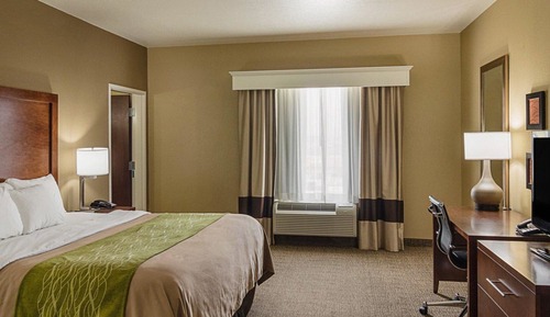 Suite, 1 King Bed, Accessible, Non Smoking