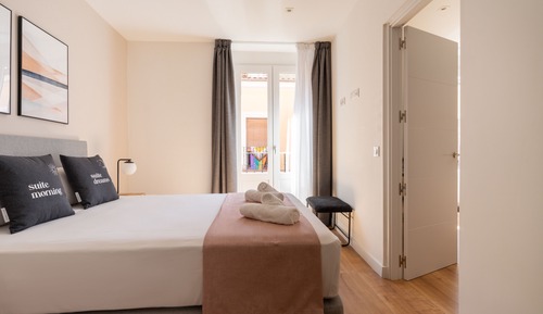 One-Bedroom Apartment with Balcon