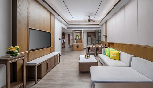 Suite, 1 King Bed, Mountain View