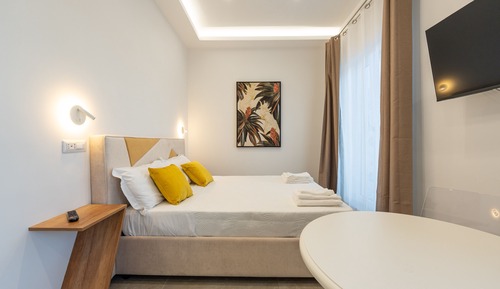 Deluxe Studio Suite