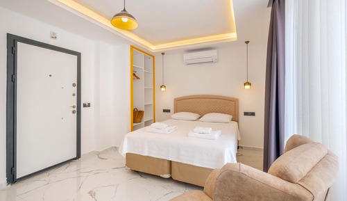 Economy Room