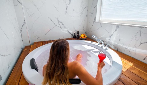 Honeymoon Studio Suite