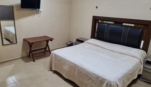 Junior Room, 1 King Bed