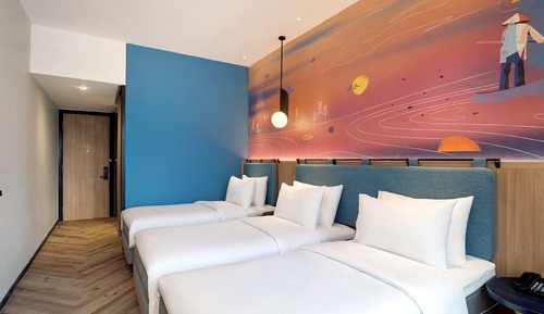 Family Triple Room, City View