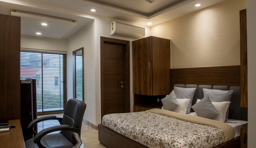 Standard Studio, 1 Queen Bed
