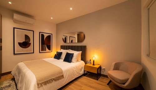 Basic Double Room (404)