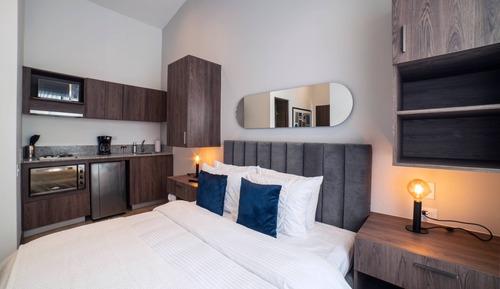 Executive Apartment (503)