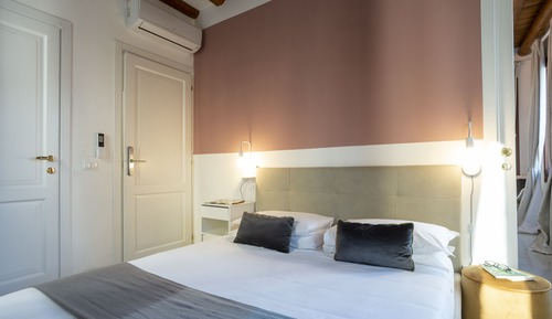 Superior Double Room, Non Smoking, Canal View
