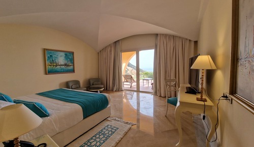 Villa, Multiple Beds