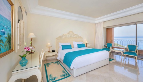 Deluxe Suite, Multiple Beds