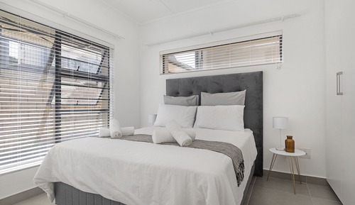 Apartment (3 Bedrooms)