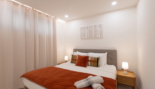 Beautiful Lagoon View with Garden