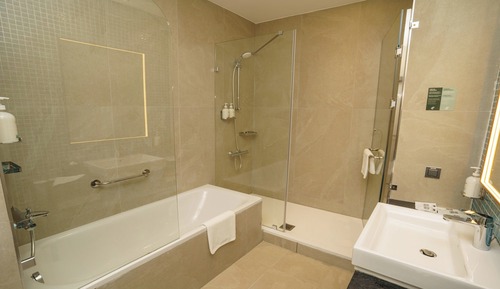 Premium Room, 1 King Bed, City View