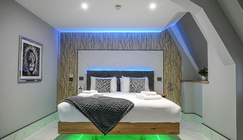 Superior Suite, Ensuite, City View