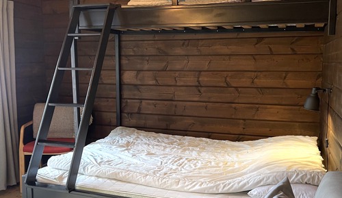 Cabin without bathroom (2 adults + 1 children)