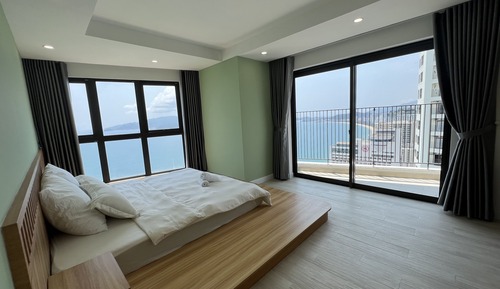 City Apartment, 3 Bedrooms, Balcony, Beach View