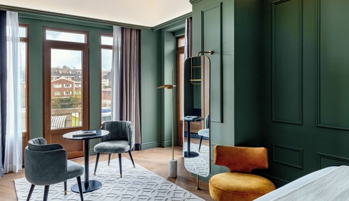 Suite (Gran, Familiar)