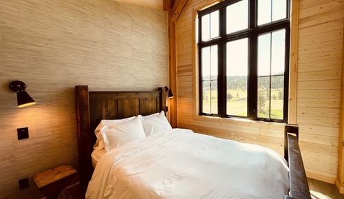 Luxury Cabin, 2 Queen Beds, Valley View