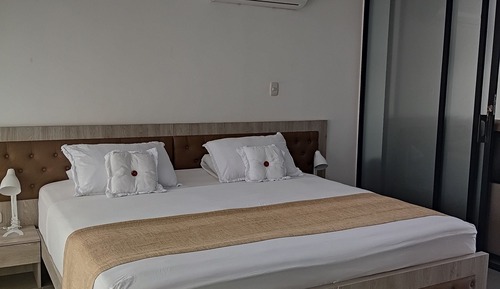 Deluxe Studio, 1 King Bed