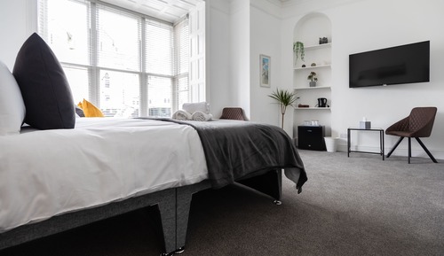 Deluxe Double Room, 1 Queen Bed with Sofa bed, Ensuite