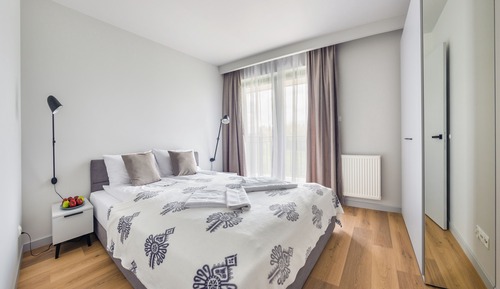 Apartment (B4)