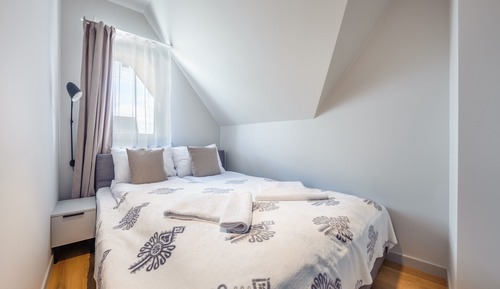 Apartment (B9)