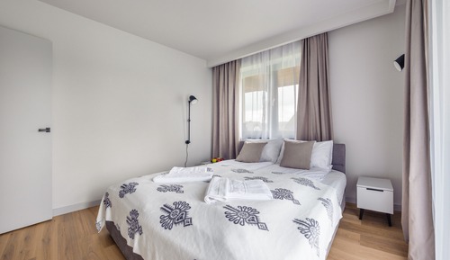 Apartment (B7)