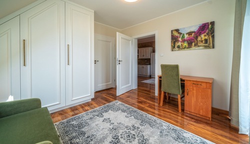 Apartment (B10)
