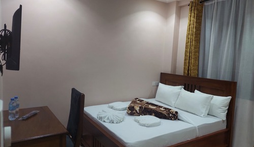 Luxury Single Room, 1 Queen Bed, City View