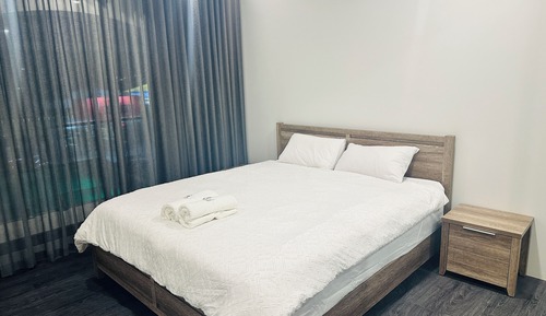 Deluxe One Bedroom Apartment