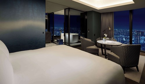 Junior Double Room, 1 King Bed, Corner
