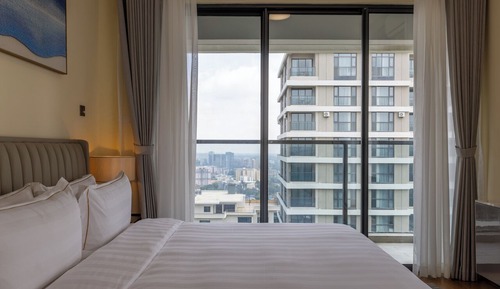One Bedroom Deluxe Suite King