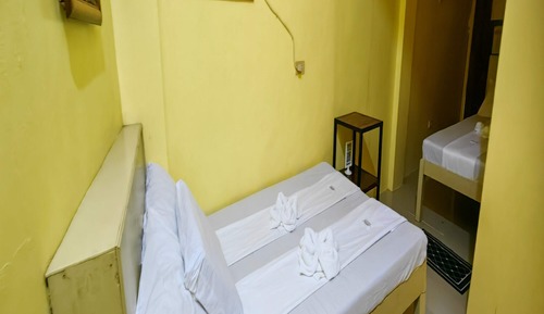 Economy Triple Room