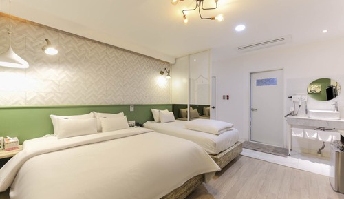 Premier Twin Room