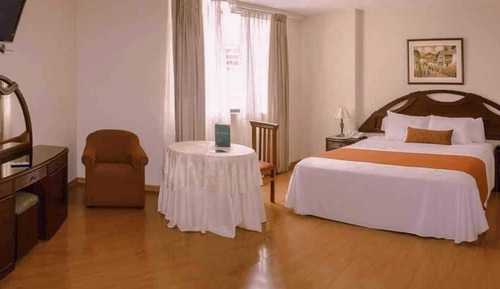 Double Room, 1 King Bed