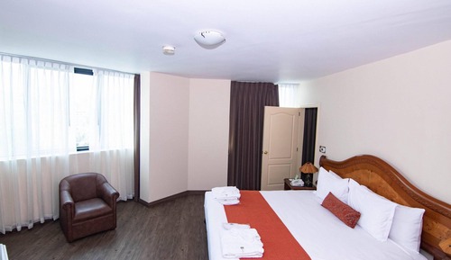 Senior Suite