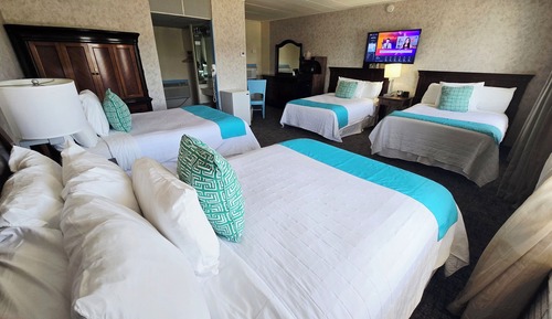 Family Room, Multiple Beds, Courtyard View