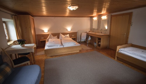Traditional Triple Room, Shared Bathroom