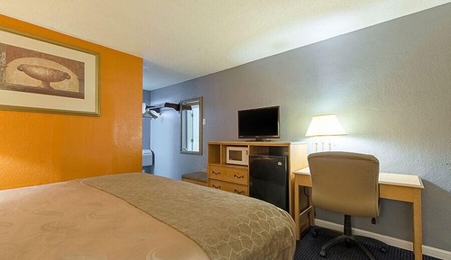 Standard Room, 1 Queen Bed, Smoking