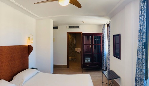Standard Double Room, Balcony (Plaza de España )